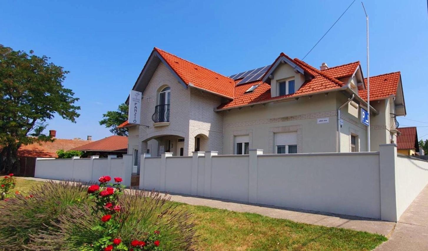 Hotel Termál Panzió Hajdúnánás Esterno foto